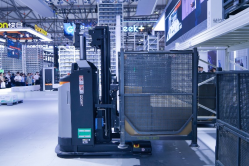 【CeMAT展綜述稿】邁步智能物流，超越行之所及丨?？禉C器人在CeMAT展上眾智齊聚，大放異彩！202310241005