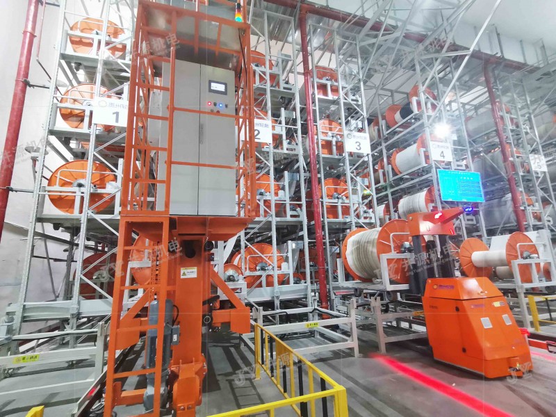 AGV運(yùn)滿工裝與立體庫對接